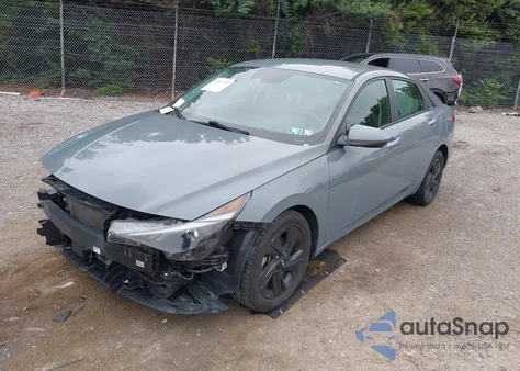 2021 Hyundai Elantra Hybrid Blue z USA, uszkodzony, nr VIN KMHLM4AJ2MU008028